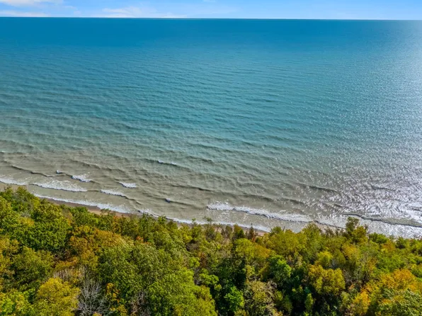 13600 North LAKE SHORE DRIVE, Mequon, WI 53092