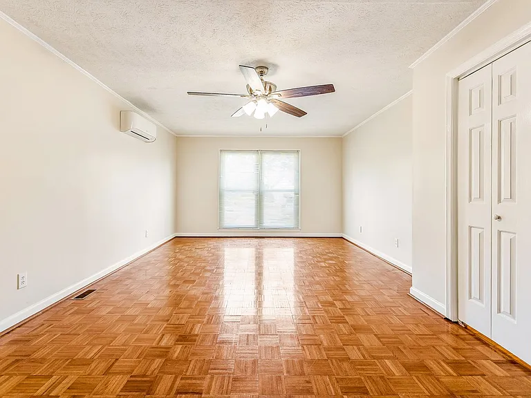 6837 Woodmark Dr — Photo 13