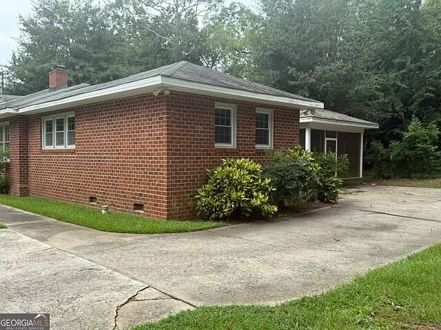 4 bed, 3.0 bath, 2700 sqft, $1,650 — Photo 3