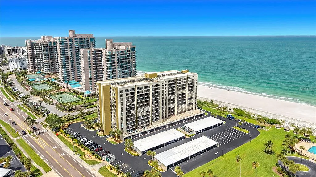 2 bed, 2.0 bath, 1331 sqft, $3,600 — Photo 2