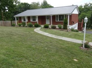 558 Monroe St N, Alderson, WV 24910