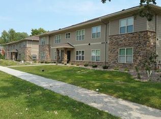 1116 6th St E APT 202, Menomonie, WI 54751