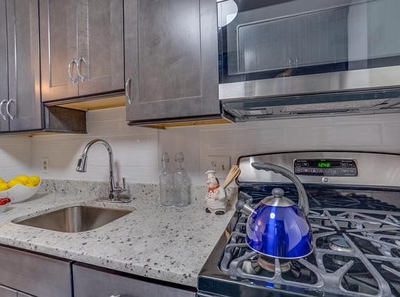 4th image of 2860 Dover Ln APT 303