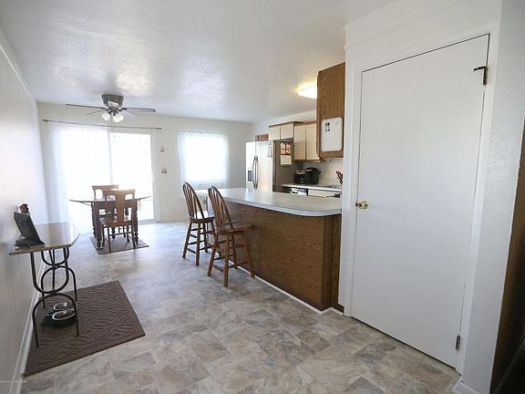 2nd image of 610 Harriet Ave