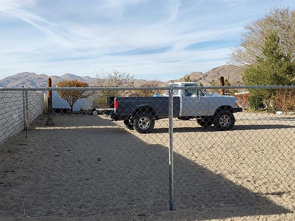 5th image of 10030 Sharon Ave