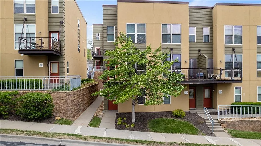 Building Photo - 4571 Madison Ave #E-1