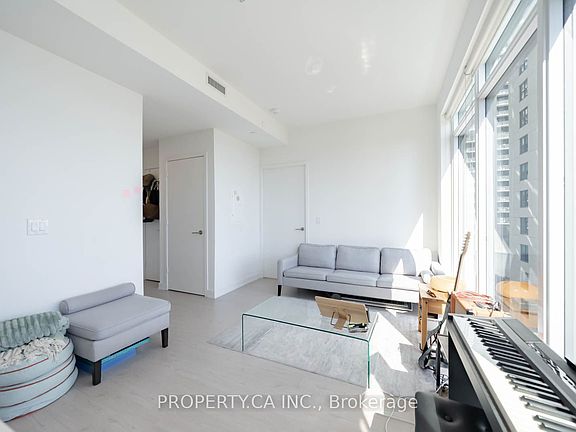 3rd image of 65 Mutual St #1509