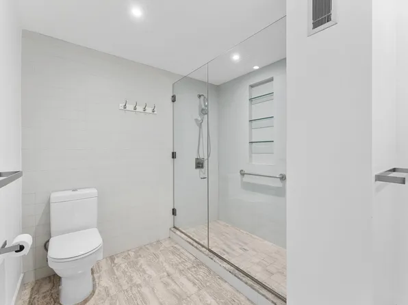 322 West 57th Street image 11 of 22