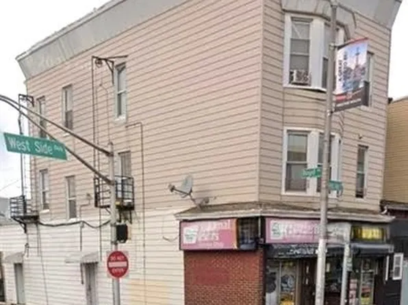 475 Westside Avenue image 1 of 1