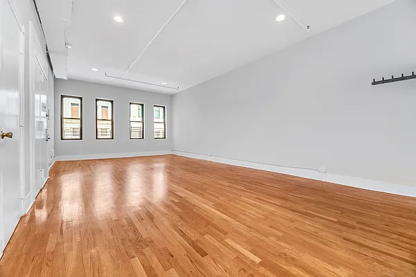 Rented by REAL New York | media 10