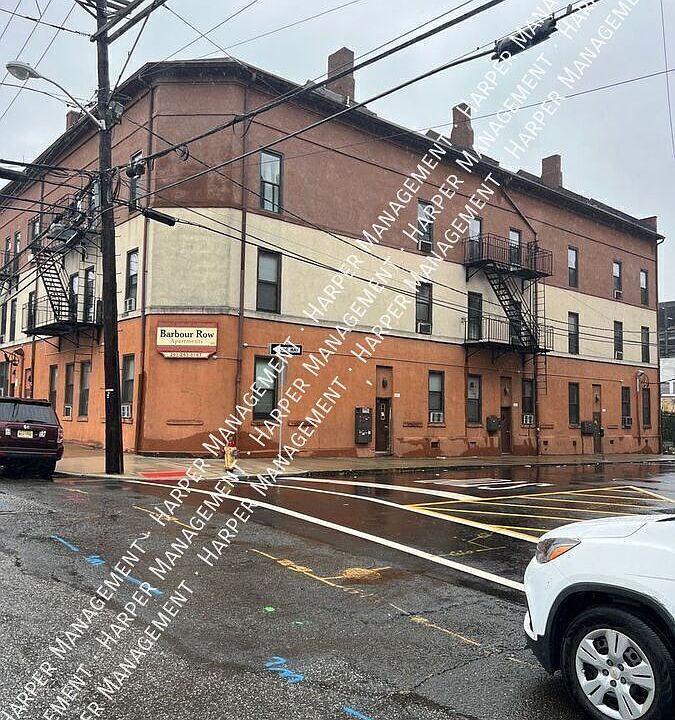 1st image of 223 Slater St APT 305