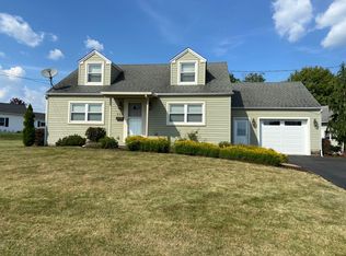 608 Green Glen Dr, Du Bois, PA 15801