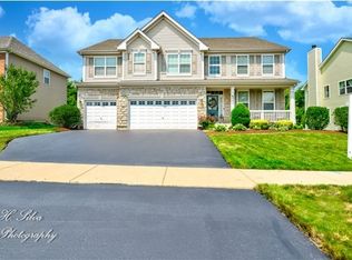 4261 Galway Dr, Lake In The Hills, IL 60156