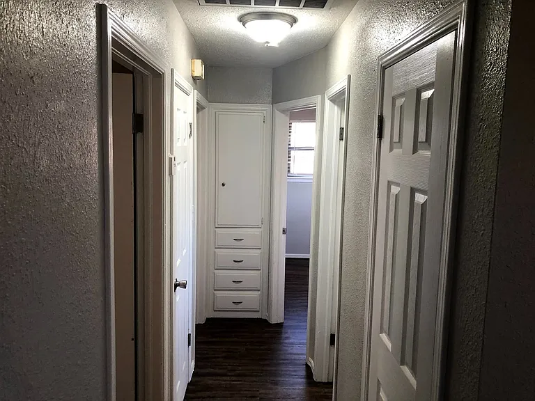 955 SW 4th Pl — Photo 7