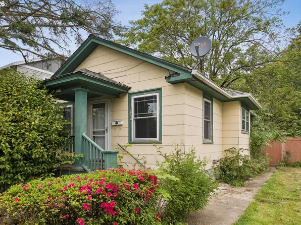 8521 SE Yamhill St, Portland, OR 97216