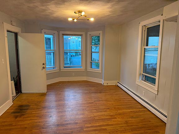 4th image of 18 Cedar St Floor 1
