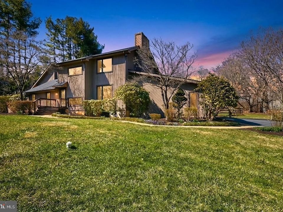 1st image of 24 White Oak Rd