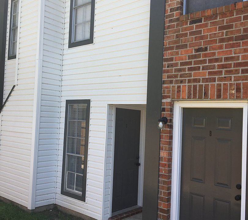 2nd image of 2147 Sherwood Meadow Dr APT B