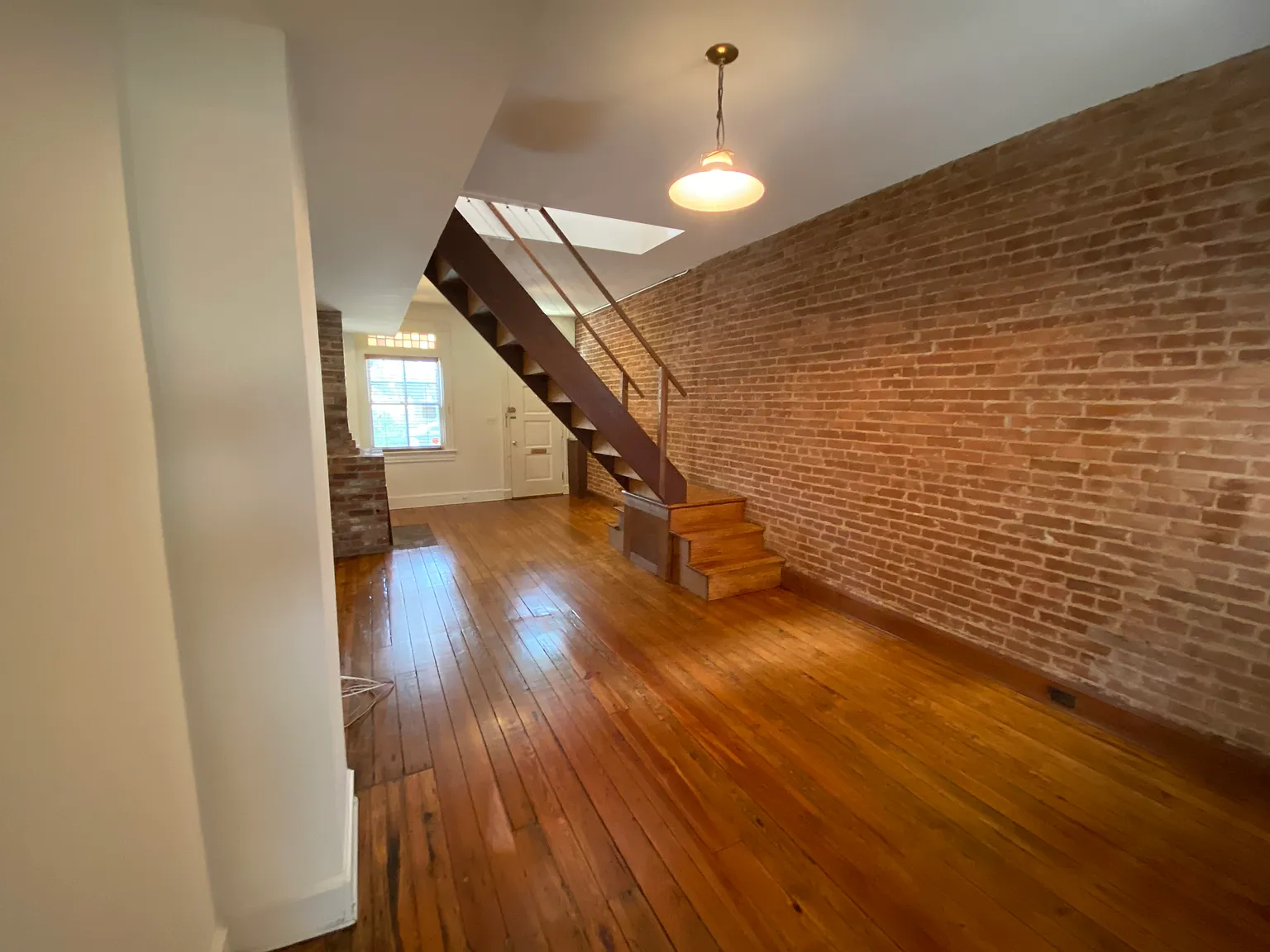 2 bed, 1400 sqft, $2,500 — Photo 3