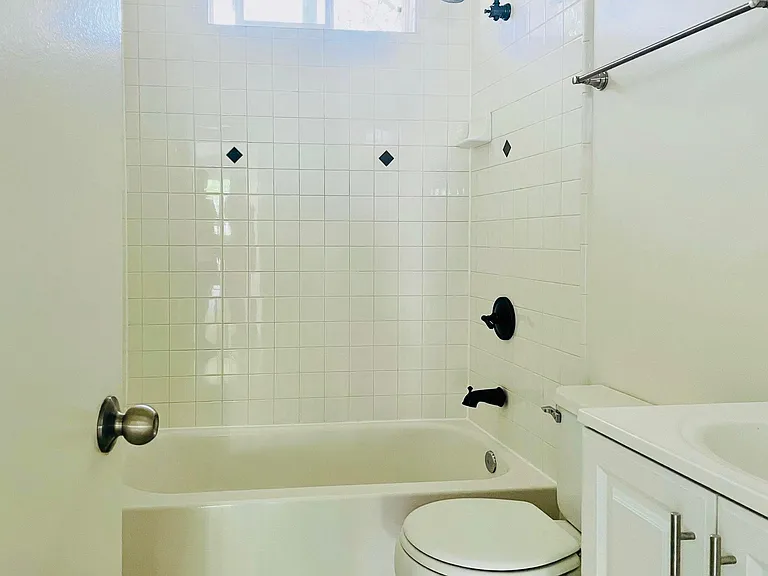 405 N Marengo Ave #11 — Photo 21