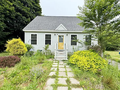 5 Eastman Ave Photo 1