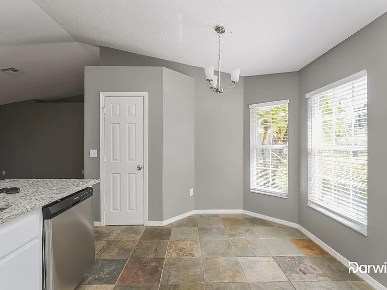 8110 Westmont Ave — Photo 6