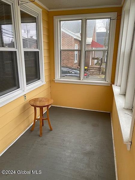 4th image of 1313 Curry Rd