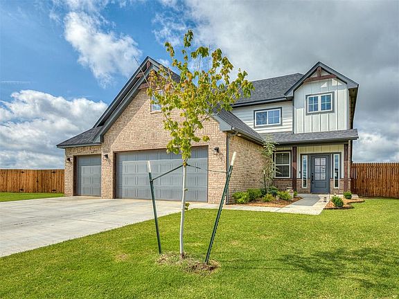 2nd image of 1365 Umber Way