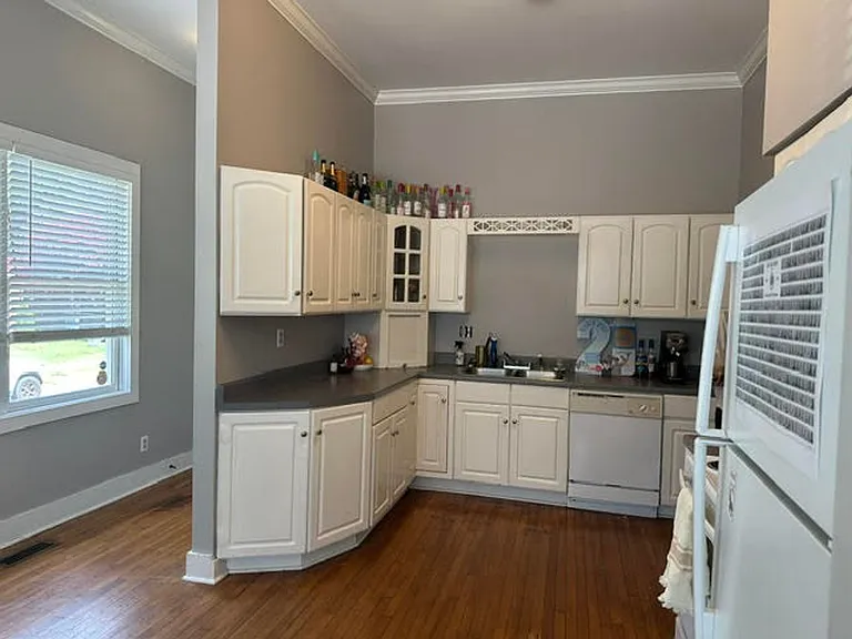 425 Caplewood Drive — Photo 6