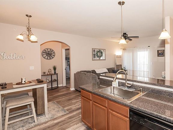 4th image of 31 Kassebaum Ln #206