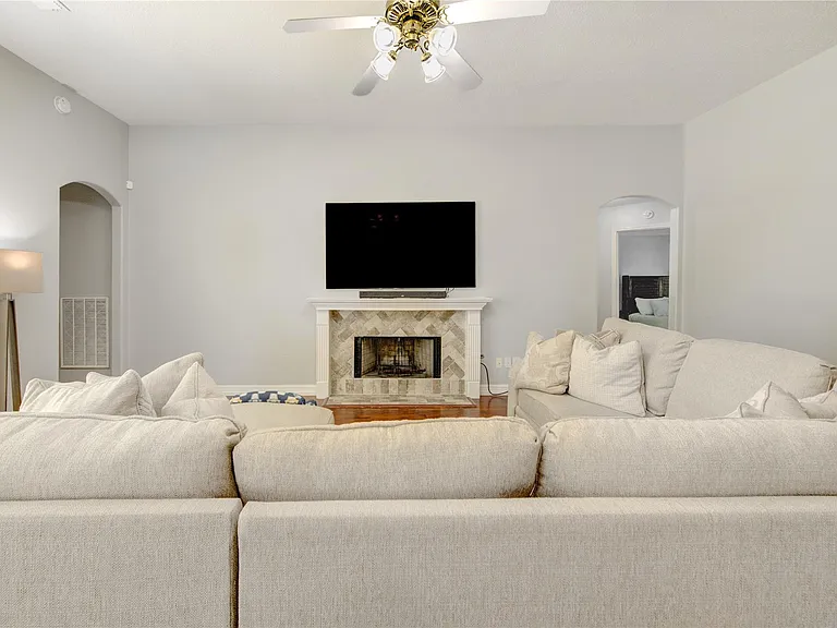 14323 Rosehill Estates Ln — Photo 9
