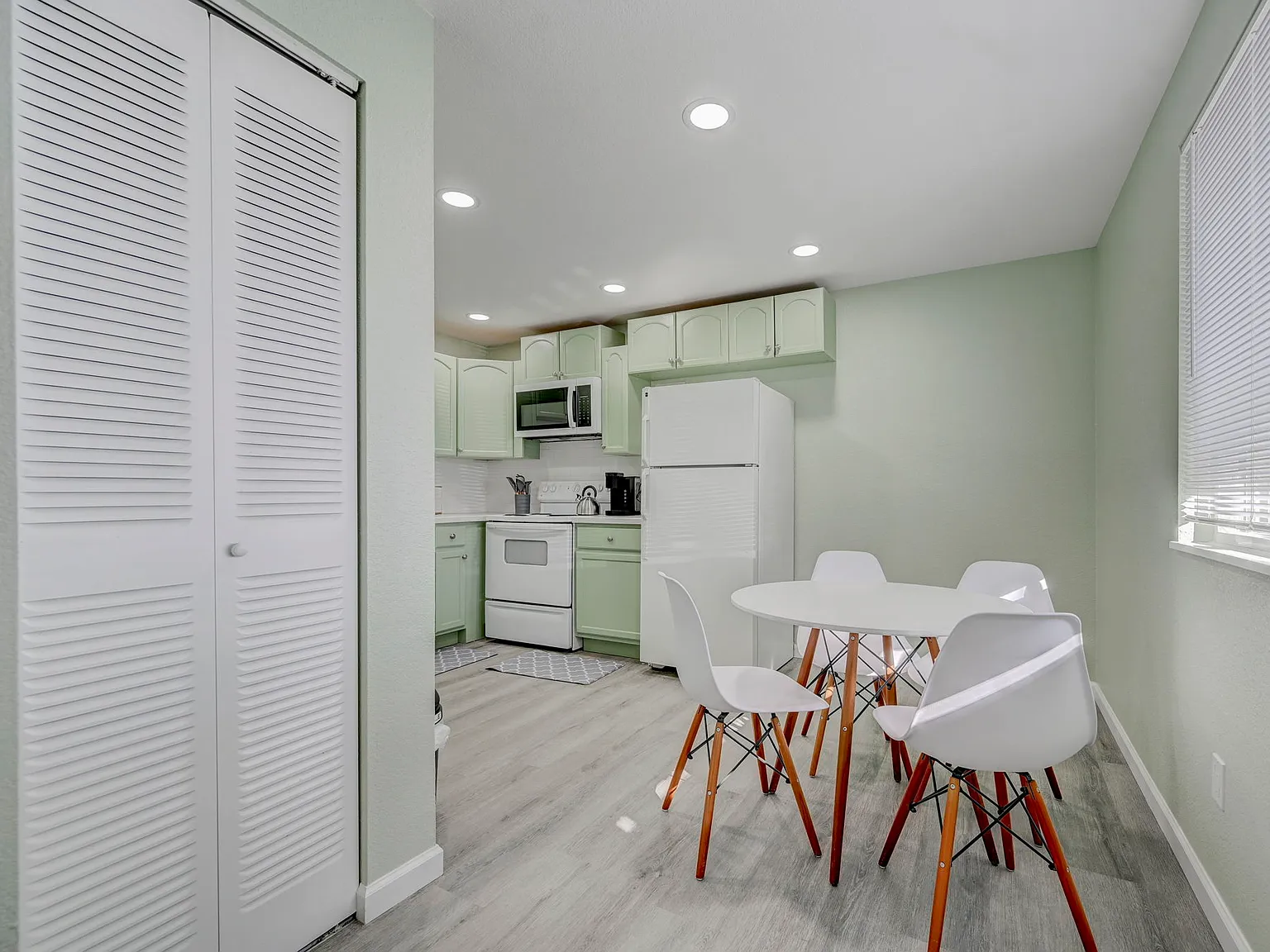 2 bed, $2,100 — Photo 1