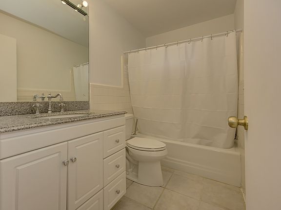 4th image of 1959 Queens Way #0