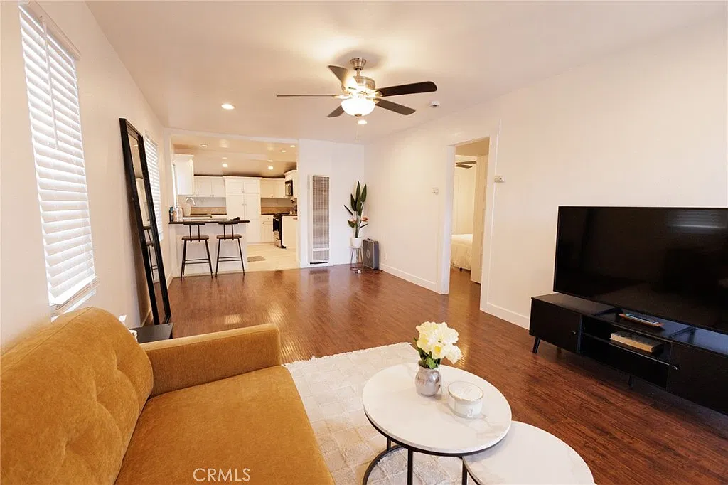 2 bed, 1100 sqft, $3,100 — Photo 4