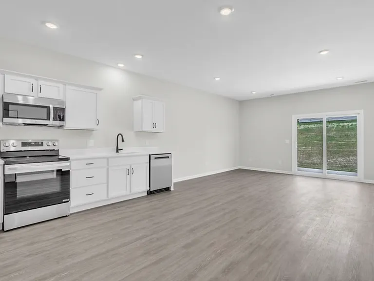 1937 Deerfield Ln — Photo 9