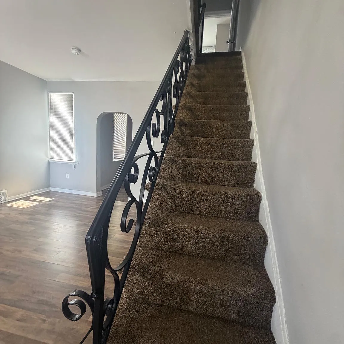 3 bed, 1.0 bath, 1002 sqft, $1,375 — Photo 4