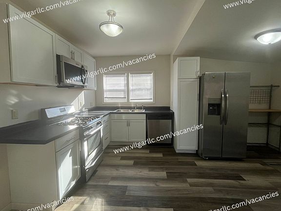 2nd image of 220 N Ashland Ave