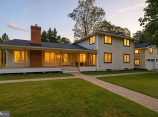 300 Lewis St NW, Vienna, VA 22180