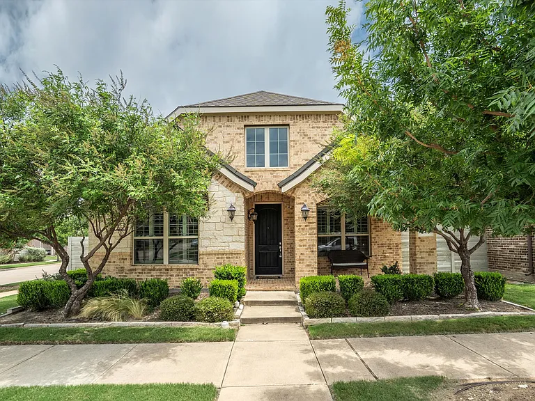 840 Parkside Dr — Photo 32