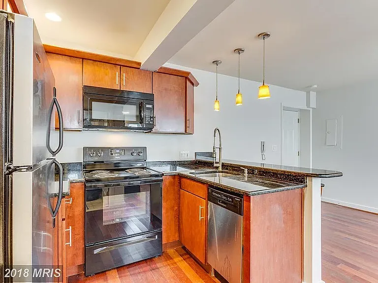 1512 Marion St NW #104 — Photo 12