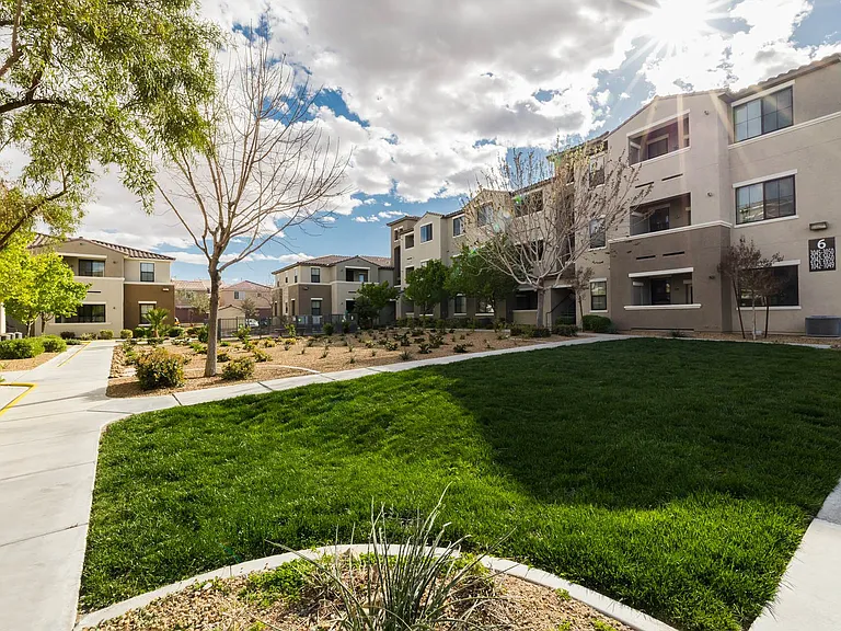 CHANDLER APARTMENT HOMES — Photo 25