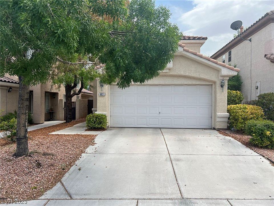 1st image of 9821 Peseo Cresta Ave