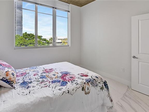 4th image of 300 S Australian Ave Unit 420