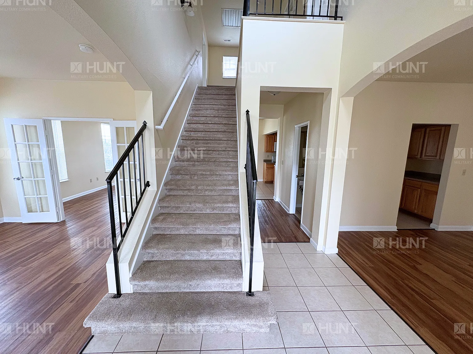3 bed, 2.5 bath, 1989 sqft, $3,063 — Photo 2