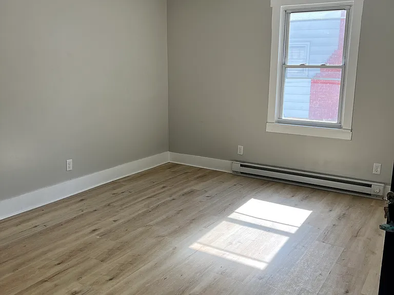 681 Fayette St — Photo 2