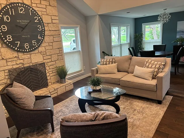 Large living room (fireplace NOT to be used by tenant). Comfortable furniture, high ceilings, bright and spacious. - 8014 El Dorado Dr