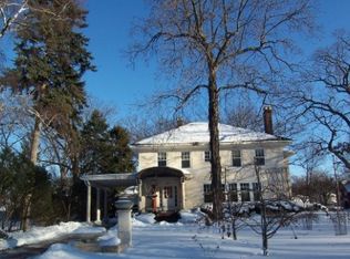 1043 S Van Buren St, Green Bay, WI 54301