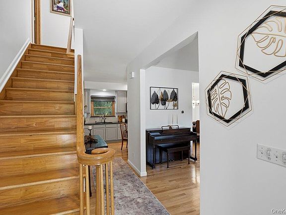 4th image of 2066 Washington Avenue
