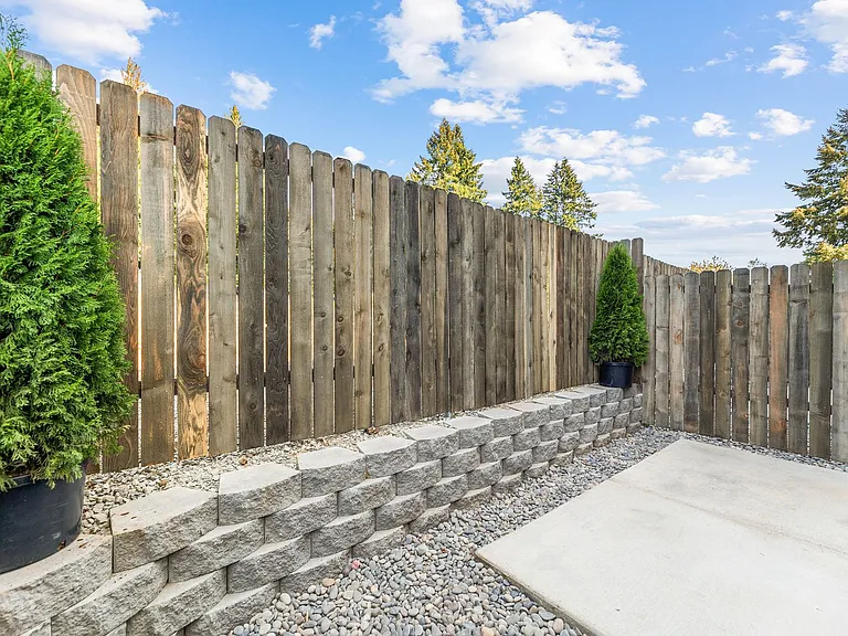 13735 NE 30th Ave — Photo 15