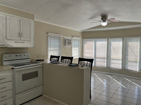 4th image of 4633 SW 73rd Ave Lot 12